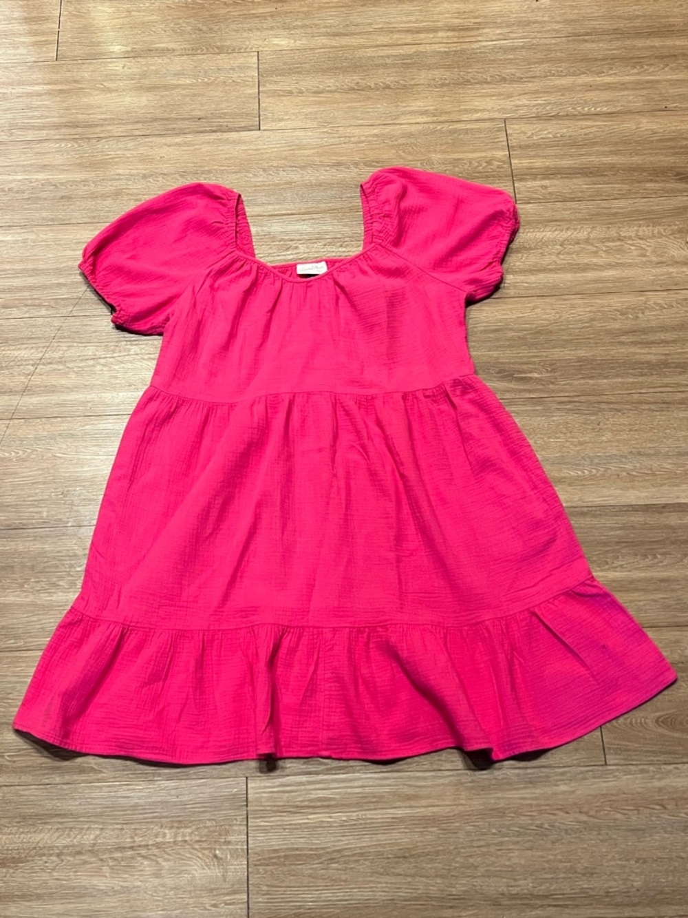 Universal Thread Women’s Bright Hot Pink Puff-Sleeve Tiered Dress